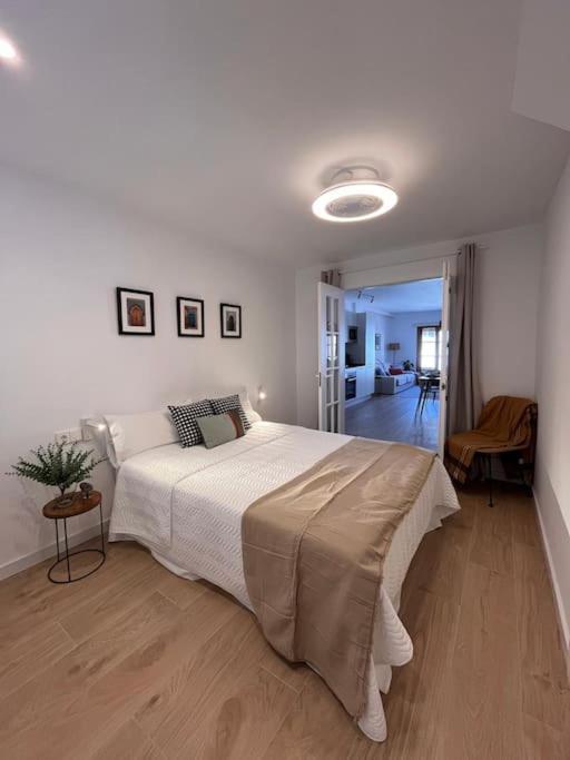 Piso Con Mucho Encanto Дения Экстерьер фото